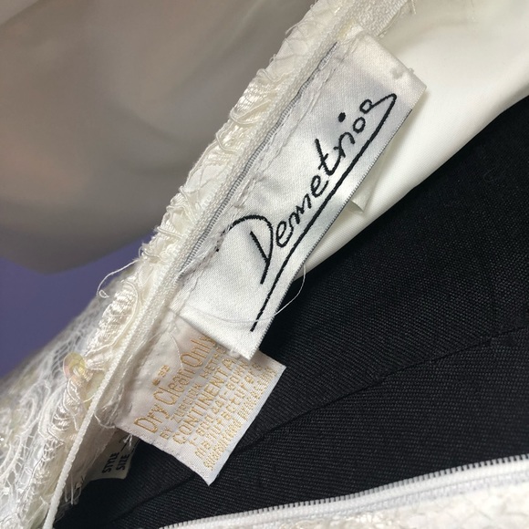 Vintage 80’s Beaded Long Sleeve Wedding Lace Gown - Picture 7 of 8